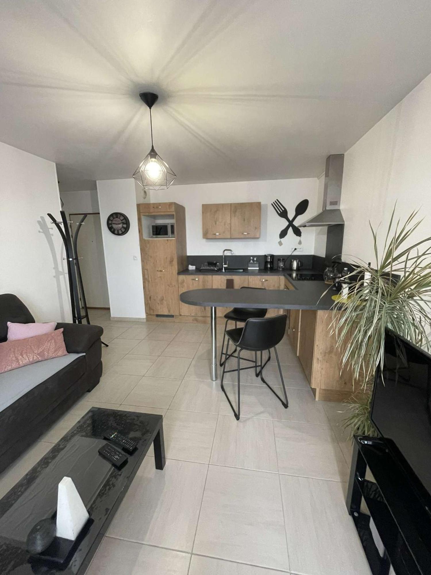Appart. Sur Caen Avec Garage Et Wifi. Экстерьер фото